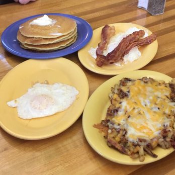 Stack'em High Pancakes & So Forth - Pancakes that are light and fluffy with delicious perfectly cooked bacon & the hash browns that I'll dream about forever - Pancakes Near Me - Kill Devil Hills, North Carolina