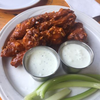 Creekside Pizza - Garlic hot wings - Pizza Near Me - Ashland, Oregon Creekside Pizza - Garlic hot wings - Pizza Near Me - Ashland, Oregon