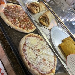 Arianna's Pizza - Good food