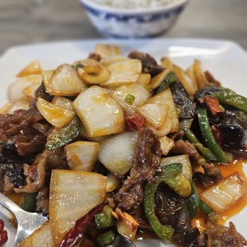 Yummy Noodle Kitchen - Sichuan Beef (Lunch Special) - Noodles Near Me - Artesia, California Yummy Noodle Kitchen - Sichuan Beef (Lunch Special) - Noodles Near Me - Artesia, California