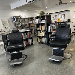 Pineapples Barbershop
