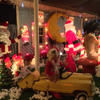 Flashback - 2014-12-27 17.26.02; Christmas Window Display @ Flashback Memphis - The Vintage Department Store, Memphis TN - Antiques Near Me - Memphis, Tennessee Flashback - 2014-12-27 17.26.02; Christmas Window Display @ Flashback Memphis - The Vintage Department Store, Memphis TN - Antiques Near Me - Memphis, Tennessee