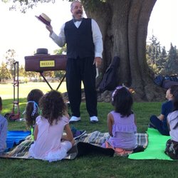 Steve The Magic Guy - Hamming for the crowd