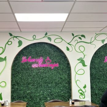 Madres Brunch - Breakfast & Brunch Near Me - Whittier, California