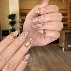 Gloss Nail Spa