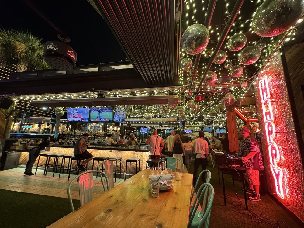 Happy Camper - Photo 2