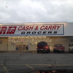 URM Cash & Carry - Front of store