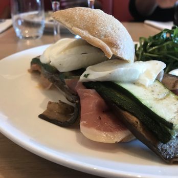 Café-Restaurant Dauphine - Brasseries Near Me - Amsterdam, New Hampshire