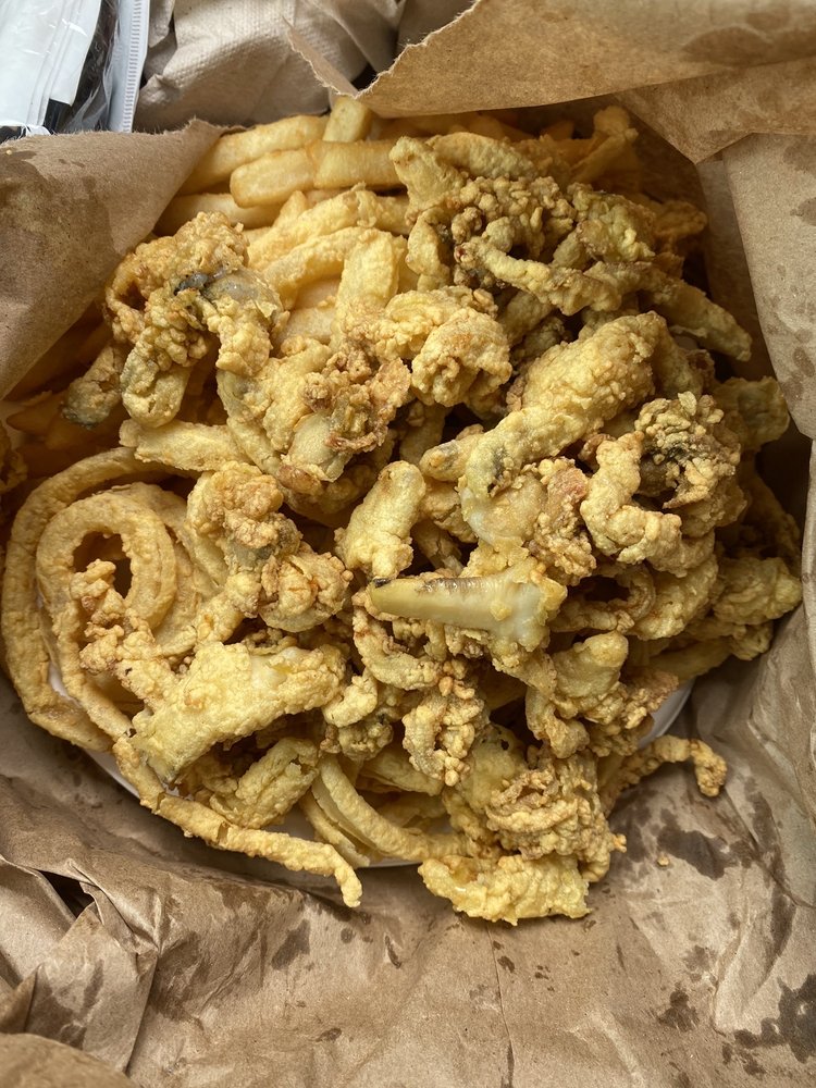 ESSEX SEAFOOD Updated September 2024 78 Photos & 202 Reviews 143 Eastern Ave, Essex