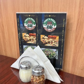 Tony’s Pizza - Table set-up - Pizza Near Me - Middleburg, Florida
