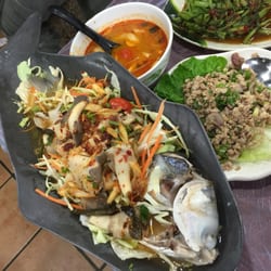 小曼谷正宗泰國菜館 - 明爐烏頭魚配冬蔭公湯、肉碎生菜包