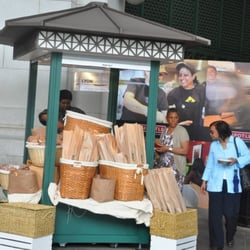 Lyon Bakery - Union Station Kiosk