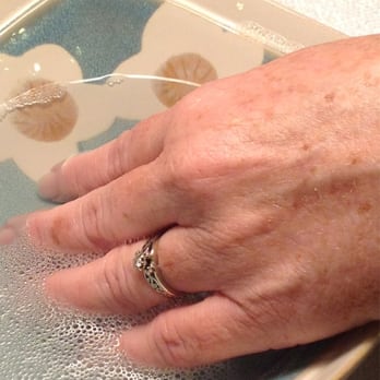 Lee Nails - Nail Salons Near Me - New Bern, North Carolina