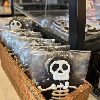 Pete's Sweets - More cookie - Desserts Near Me - East Longmeadow, Massachusetts