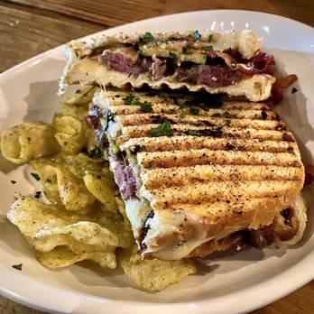 1880 Ice House - Doc Holiday Sandwich - Bars Near Me - Denison, Texas