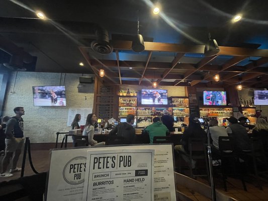 Pete's Pub by null