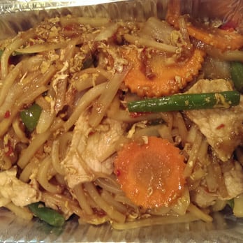 Lemon Thai Cuisine - Drunken udon noodles - Thai Near Me - Somerville, Massachusetts Lemon Thai Cuisine - Drunken udon noodles - Thai Near Me - Somerville, Massachusetts