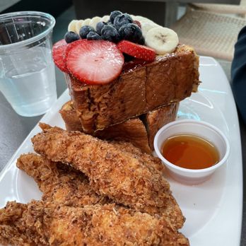 Cafe Club - French Toast Breakfast with chicken - Sandwiches Near Me - Hollywood, Florida