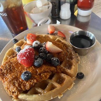 Nadeen's Hermitage Haven - Nashville hot chicken and waffles - Breakfast & Brunch Near Me - Hermitage, Tennessee