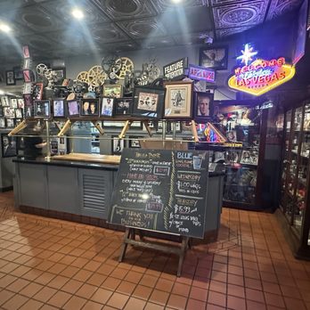 Oscar's Pub & Grill - Inside view - Bars Near Me - Limon, Colorado