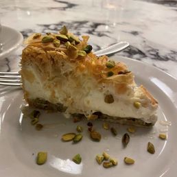 Baklava cheesecake