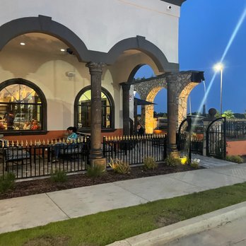 El Charro - side outdoor dining - Mexican Near Me - Oxford, Mississippi