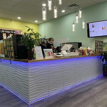 Ding Tea Bloomsburg - the front desk of the shop - Bubble Tea Near Me - Bloomsburg, Pennsylvania Ding Tea Bloomsburg - the front desk of the shop - Bubble Tea Near Me - Bloomsburg, Pennsylvania