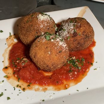 Consiglio's Restaurant - Italian Near Me - New Haven, Connecticut Consiglio's Restaurant - Italian Near Me - New Haven, Connecticut