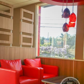 Burger King - Comfy couches with a view (6/17/16) #JesseMWatrous #DineSavorRepeat - Burgers Near Me - Agoura Hills, California Burger King - Comfy couches with a view (6/17/16) #JesseMWatrous #DineSavorRepeat - Burgers Near Me - Agoura Hills, California
