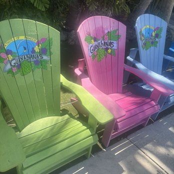 Guanabanas - Outdoor waiting seats. - Seafood Near Me - Jupiter, Florida