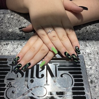 Nails Uncorked Amazon - Thunder nail done by Steven - Nail Salons Near Me - Eugene, Oregon