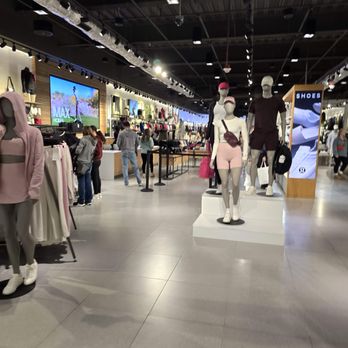 Lululemon - East Rutherford - inside - Women's Clothing Near Me - East Rutherford, New Jersey