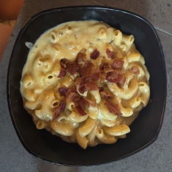 Red Bear Brewing - Mac and cheese - Breweries Near Me - Washington, DC, District of Columbia