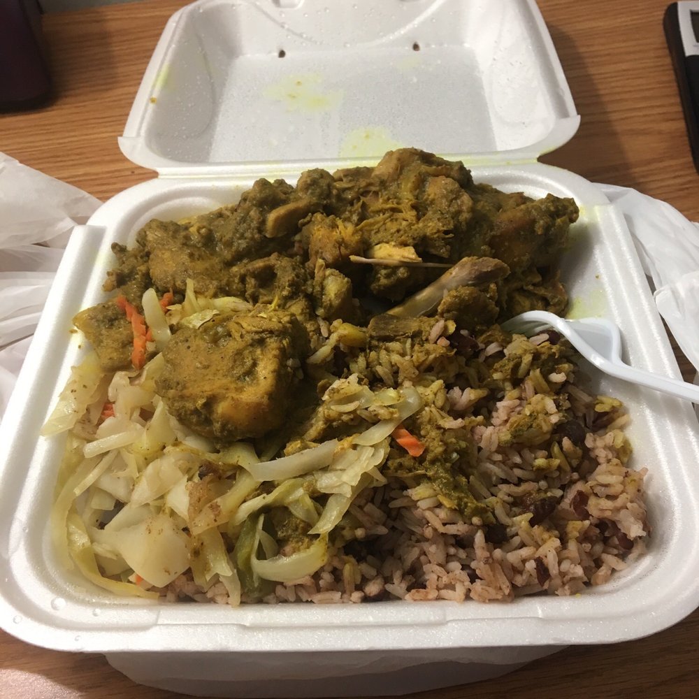 Chicken curry with rice and beans and veggies.. asked for plantains ,wasn't given any ‍