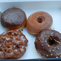 boston cream sugar donut apple fritter chocolate covered donut boston cream sugar donut apple fritter chocolate covered donut