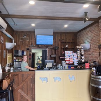 Still Smokin' BBQ - woman behind the counter - Barbeque Near Me - Williamsport, Maryland Still Smokin' BBQ - woman behind the counter - Barbeque Near Me - Williamsport, Maryland