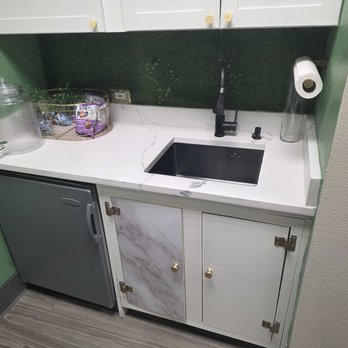 Llondon Aesthetics - Offers snacks and water before and after treatment - Waxing Near Me - Las Vegas, Nevada Llondon Aesthetics - Offers snacks and water before and after treatment - Waxing Near Me - Las Vegas, Nevada