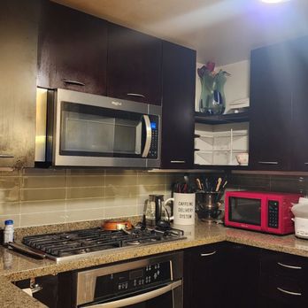 Home Renovators - Kitchen after backsplash installation - Handyman Near Me - Fort Lauderdale, Florida Home Renovators - Kitchen after backsplash installation - Handyman Near Me - Fort Lauderdale, Florida