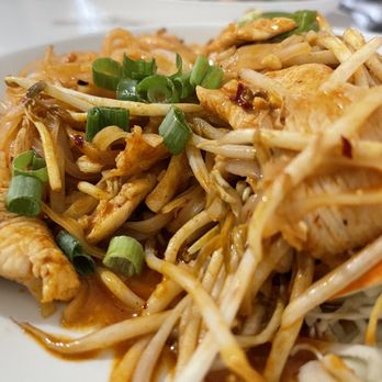 Thai Plate - Chicken pad Thai - Thai Near Me - Jackson, Wyoming Thai Plate - Chicken pad Thai - Thai Near Me - Jackson, Wyoming