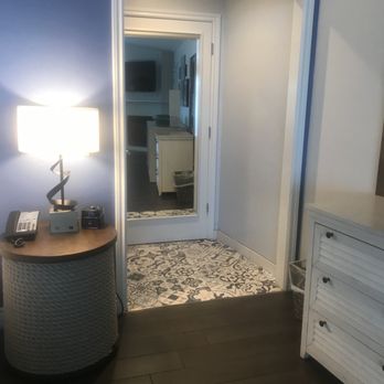 Paradise Point - Entry into bathroom - Resorts Near Me - San Diego, California Paradise Point - Entry into bathroom - Resorts Near Me - San Diego, California