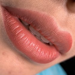 Brow Babes - Lip blushing