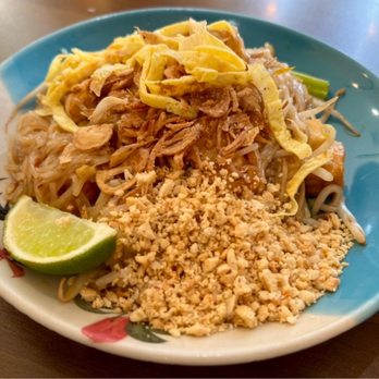 DAKZEN - Pad Thai - Thai Near Me - Somerville, Massachusetts DAKZEN - Pad Thai - Thai Near Me - Somerville, Massachusetts