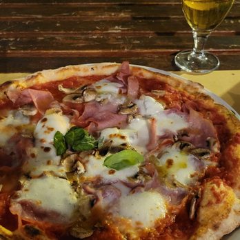 Malborghetto - Pizza Near Me - Florence, FI