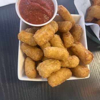 The Fat Mermaid - Mac and cheese bites (smoked gouda) with marinara sauce - Sandwiches Near Me - Valdez, Alaska The Fat Mermaid - Mac and cheese bites (smoked gouda) with marinara sauce - Sandwiches Near Me - Valdez, Alaska
