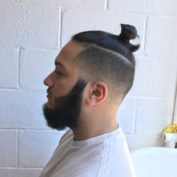 Nino's barbershop unisex - Low skin fade done by will
