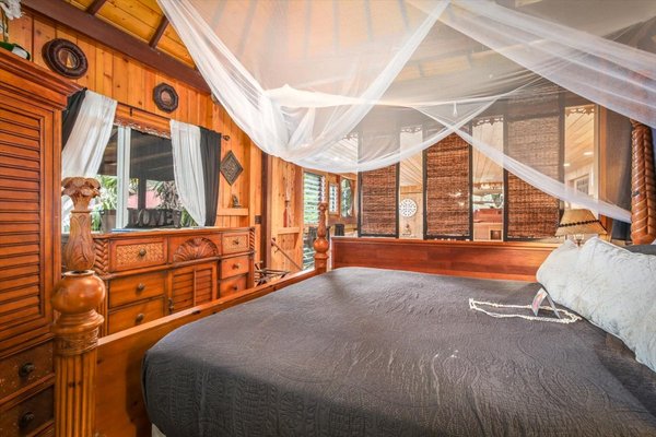 The Bali House & Cottage at Kehena Beach Hawaii by null