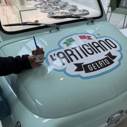 L’artigiano - Such a small scoop for $8 and they had no cone to give me which was just terrible.