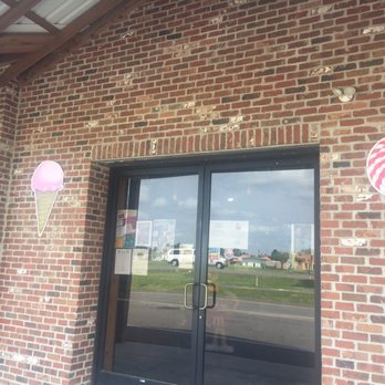 Candyland Cottage And Ice Cream Shoppe - Candy Stores Near Me - Scott, Louisiana Candyland Cottage And Ice Cream Shoppe - Candy Stores Near Me - Scott, Louisiana