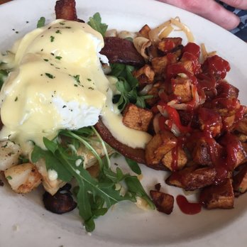 Genie's Cafe - Bay of pigs special which was a scallop Benedict - New American Near Me - Portland, Oregon