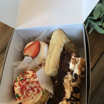 Sweet Tweets Bakery - Coffee & Tea Near Me - Eagle Pass, Texas
